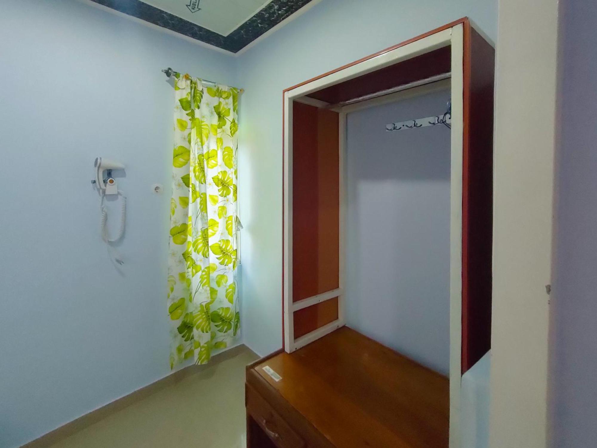 Reddoorz Syariah Near Stasiun Wates Hotel Wates  Exterior photo